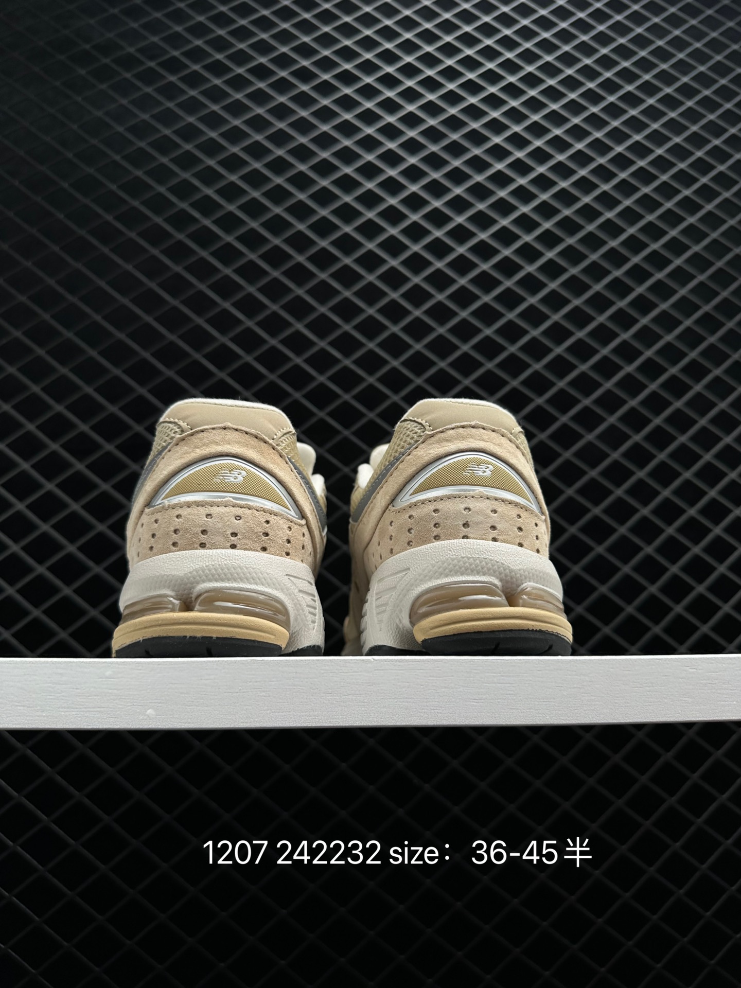 New Balance  ML2002RBA